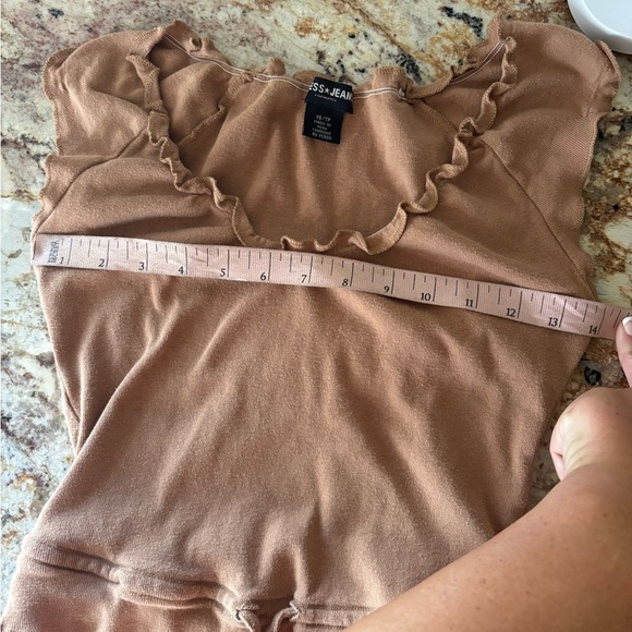 Guess Jeans Tan Lettuce Trim Sleeveless Blouse Women’s XS Draw String Waist Y2K - Picture 12 of 12